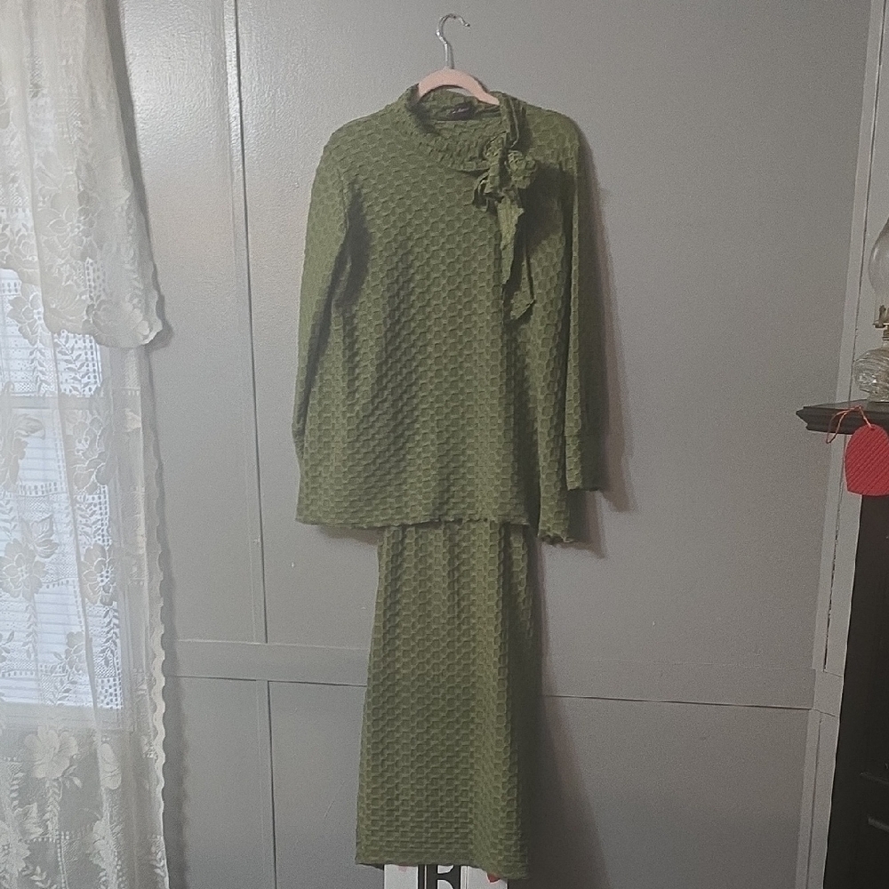 Chic Olive Women's Skirt Set